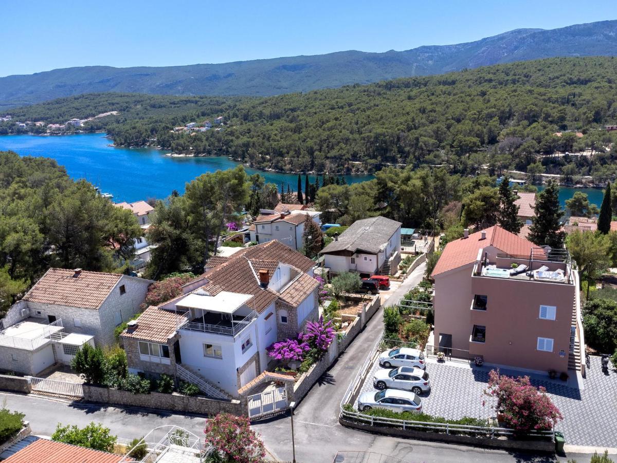 Guest House Marinna Vrboska Exterior foto